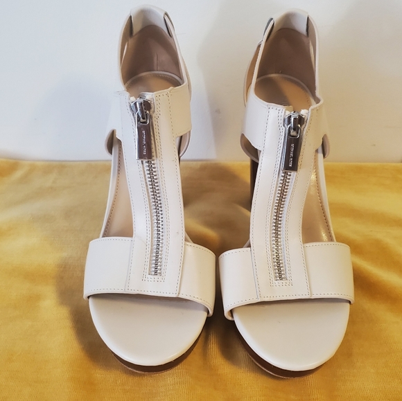 Michael Kors shoes - Picture 1 of 3